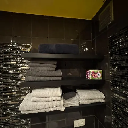 شقة With Garden & 2 Bathrooms كولونيا