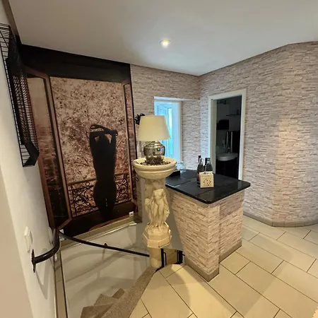 Apartment With Garden & 2 Bathrooms